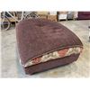 Image 2 : LARGE BROWN FABRIC OTTOMAN
