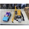 Image 1 : BARBIE RC VEHICLE AND CRANE TOY SET