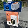 Image 1 : BEAUTIFUL 14 CUP COFFEE MAKER AND FOUR SLICE OSTER TOASTER