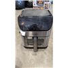 Image 1 : FRIGIDAIRE DIGITAL 8QT AIR FRYER - TESTED WORKING, RETAIL $219