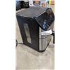 Image 3 : FRIGIDAIRE DIGITAL 8QT AIR FRYER - TESTED WORKING, RETAIL $219