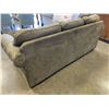 Image 5 : DELUXE DESIGNS MICROFIBER SOFA