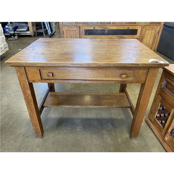 ANTIQUE QUARTER SAWN OAK SINGLE DRAWER DESK