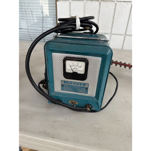 SCHAUER battery charger