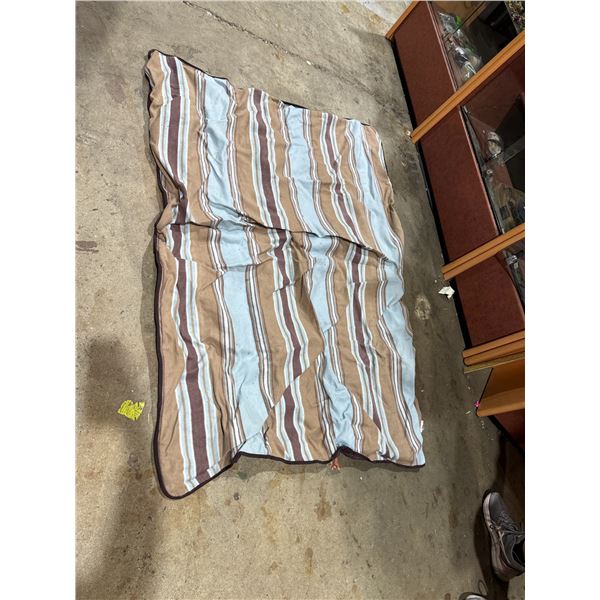 Beach blanket mat