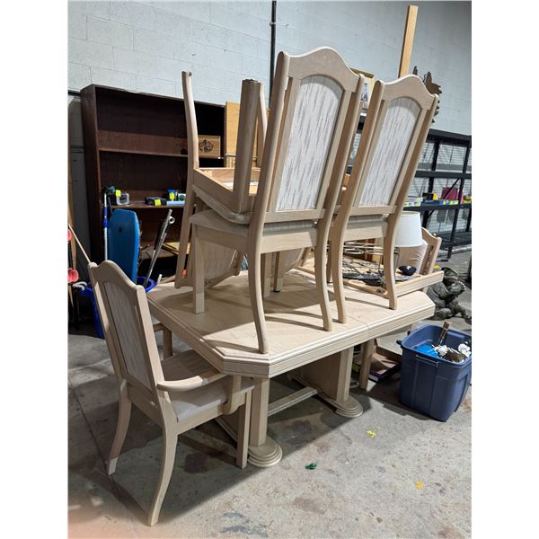 Table chairs and leaf