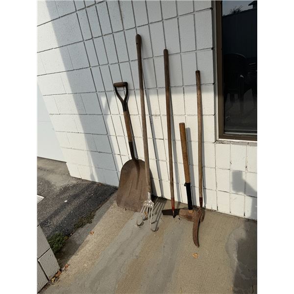 Yard and garden tools