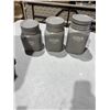 Image 1 : Canisters