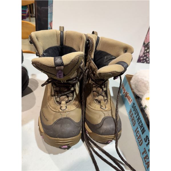Columbia boots size 6
