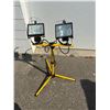 Image 1 : Adjustable Halogen Light Tower -- Excellent Condition