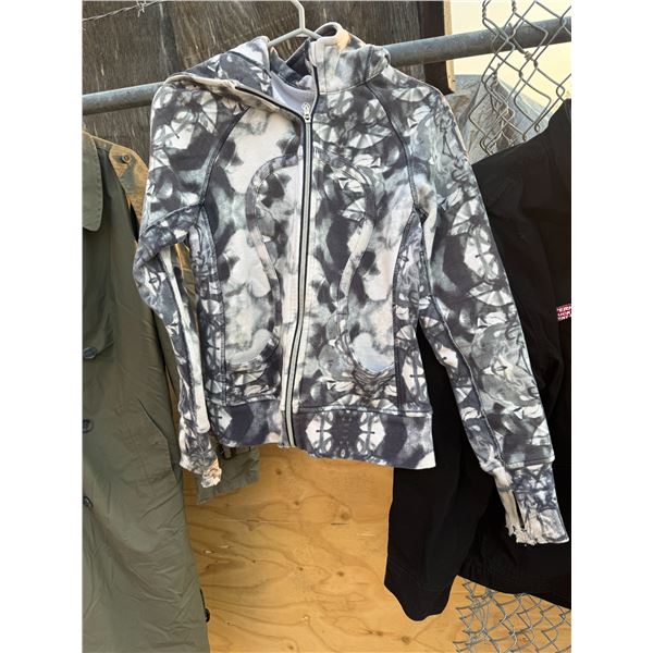 Lulu jacket size 8