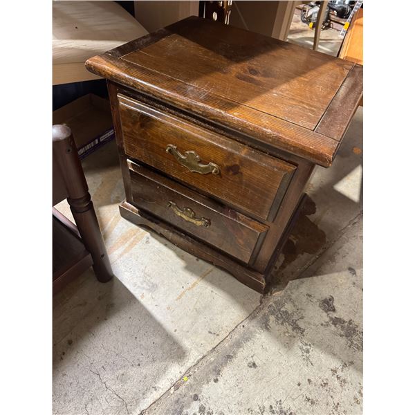 Nightstands needs new handles