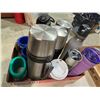 Image 1 : Assorted water bottles and thermoses
