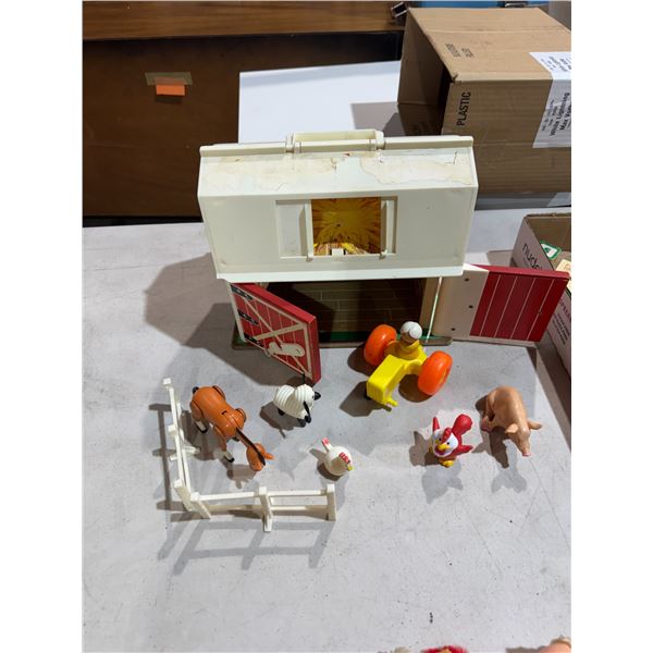 Vintage fisher-Price farm
