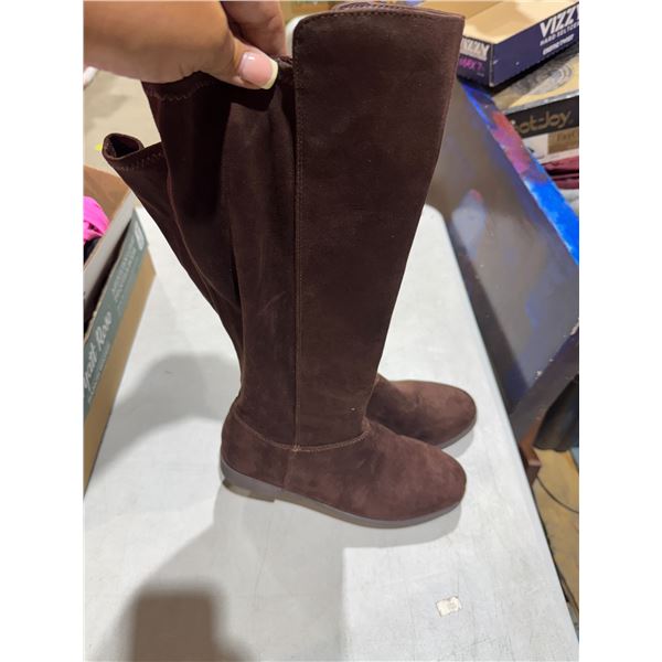 Boots size 5