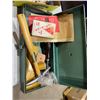 Image 1 : Assorted tools