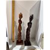 Image 1 : Carved figures