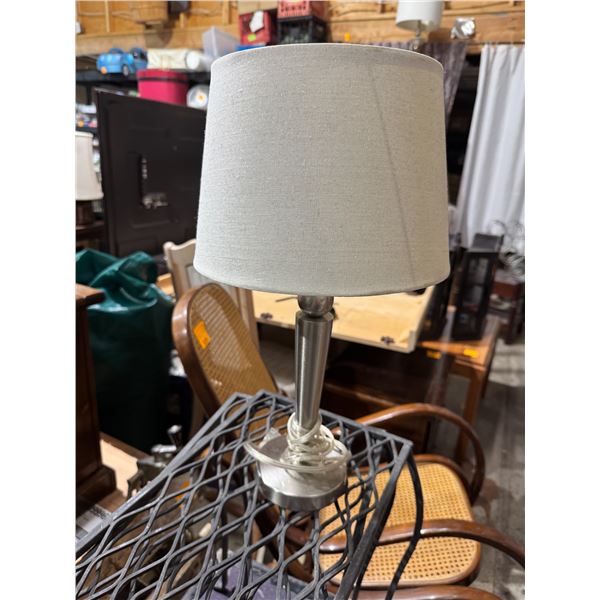 Table lamp