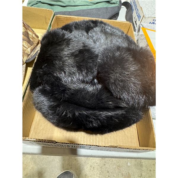 World, famous XL hat