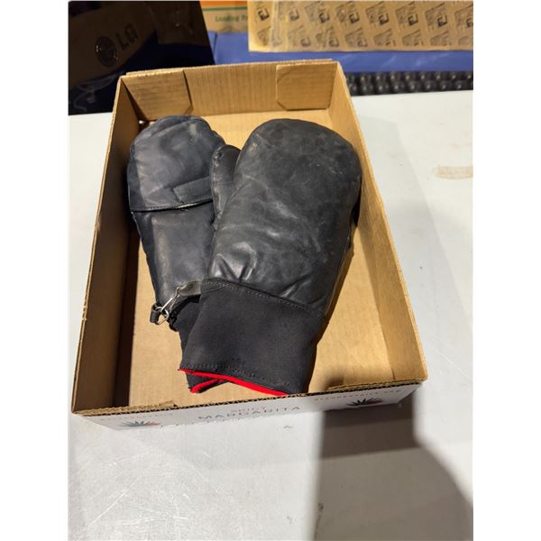 Leather mitts size large