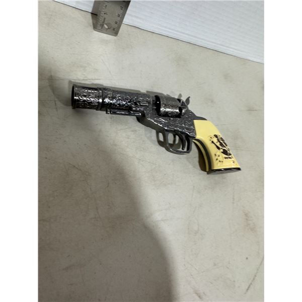 Decor gun