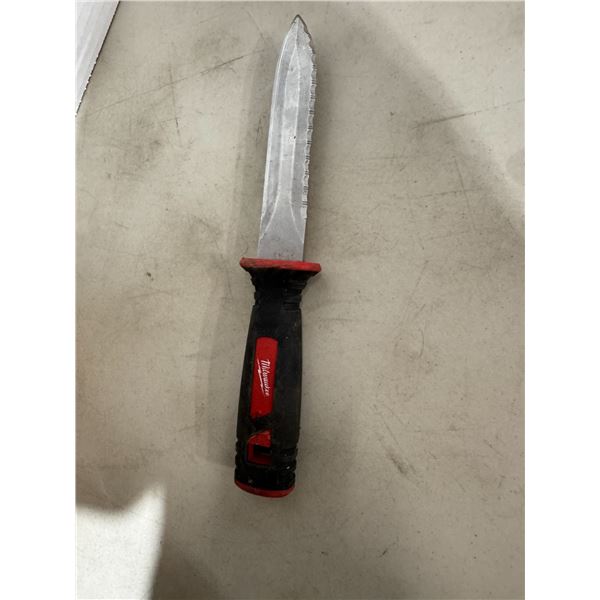 Milwaukee knife