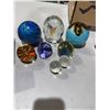 Image 1 : Collection of paper weights