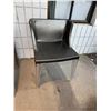 Image 1 : Accent chair