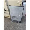 Image 1 : Poster frame 22.4" x 34"