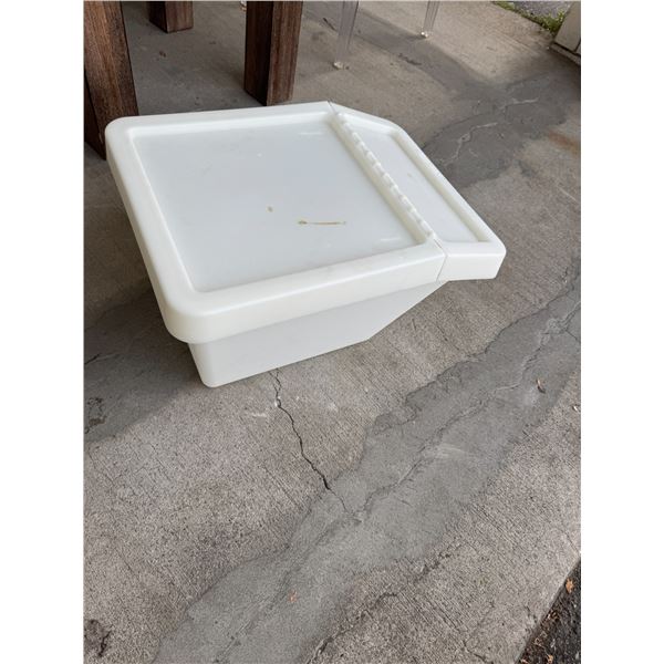 Container
