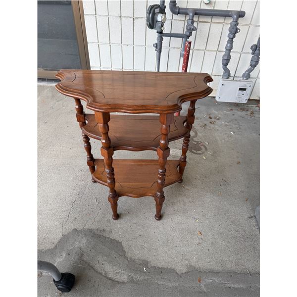 Accent table