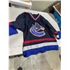 Image 2 : Canucks Messier jersey