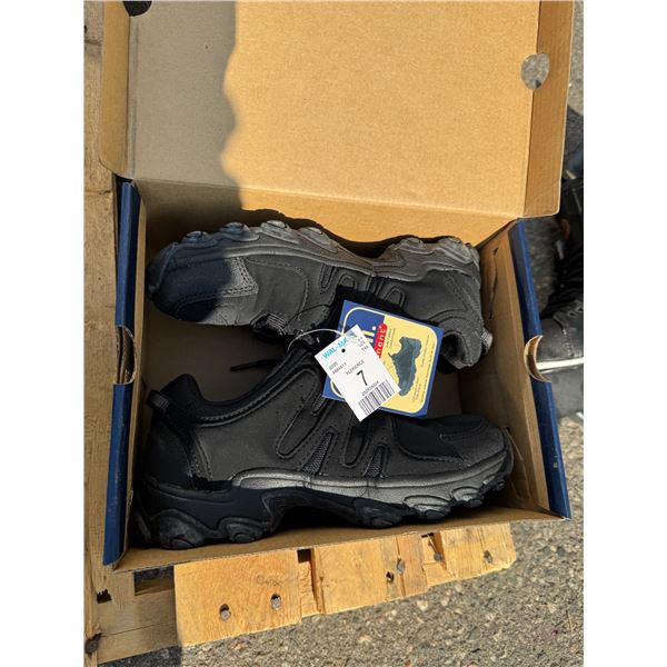 Size 7 shoes