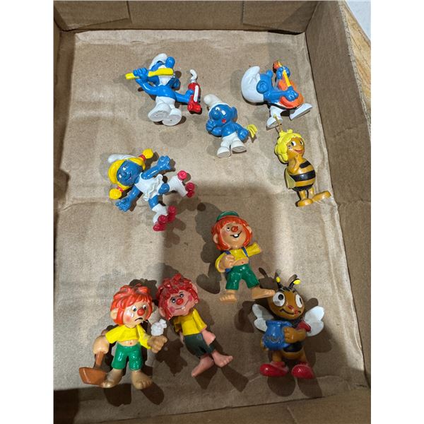 Smurfs and pumuckl figures