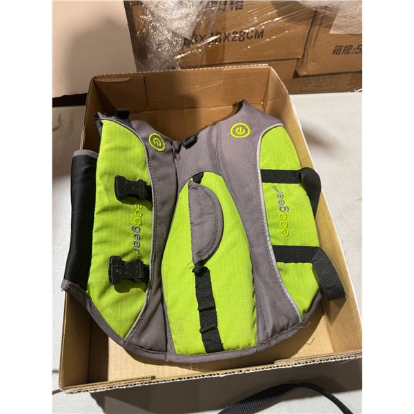 Dog life jacket