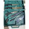 Image 2 : Knife and carving set