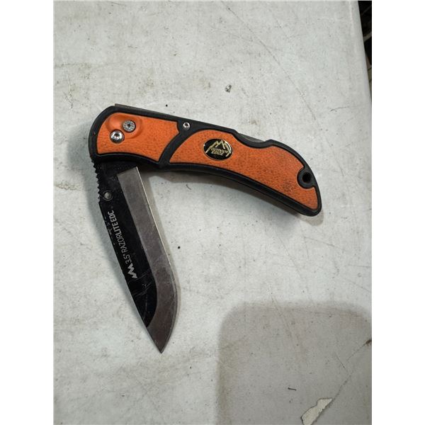 Outdoor edge, folding knife