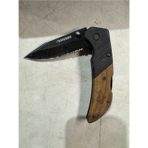 Husky fully knife