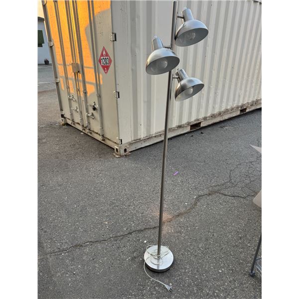 Floor lamp