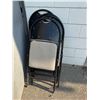 Image 1 : 4 folding chairs