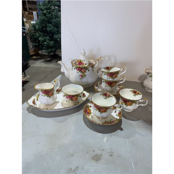 Royal Albert tea set he's  tea, cups, and saucers