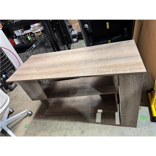 Swivel desk