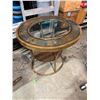 Image 1 : Side table