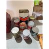 Image 1 : Vintage oil containers