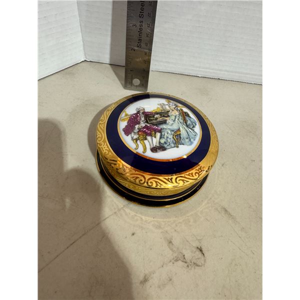 Vintage Limoges France, dresser jar