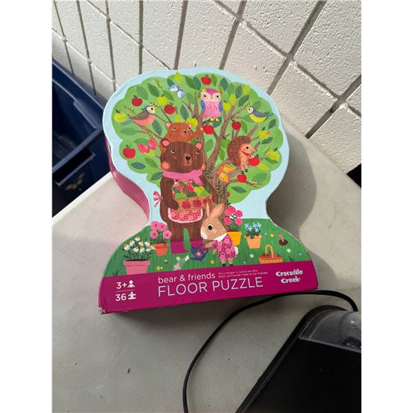 Bear and Friends's floor