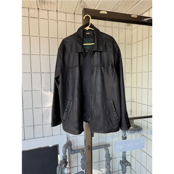 Danier leather jacket 44–46