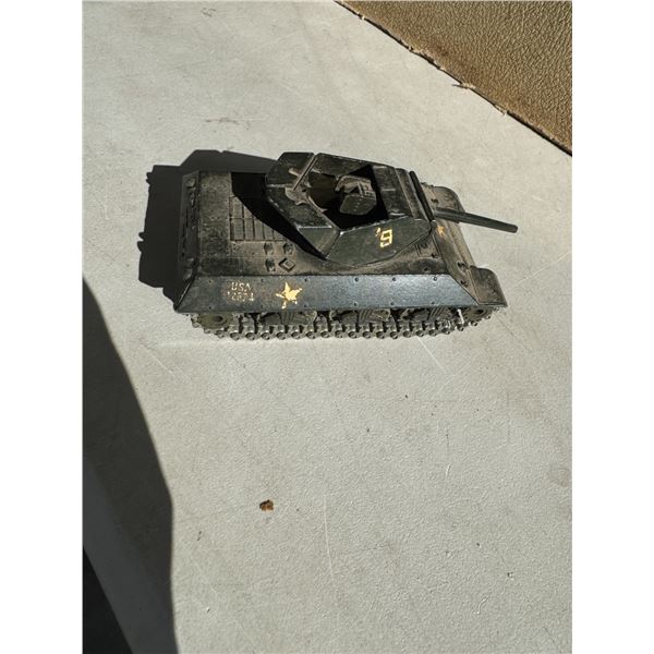 SOLIDO Metal tank