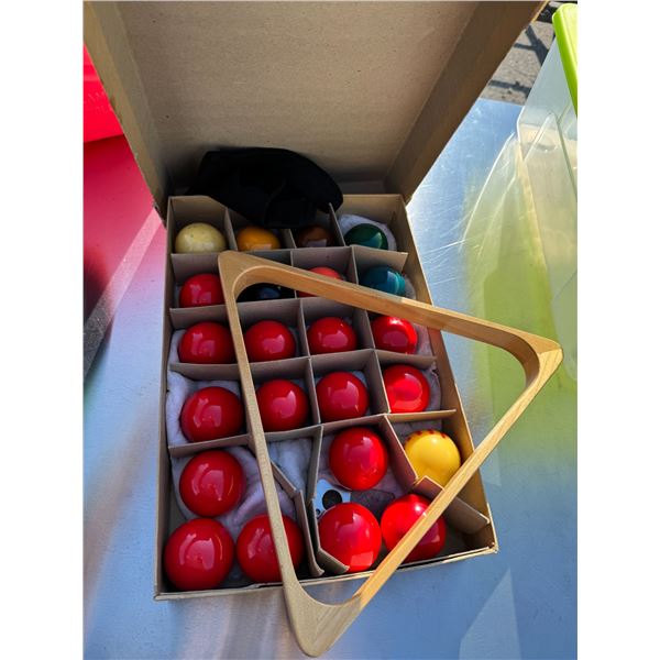 Snooker balls