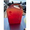 Image 1 : Fuel container